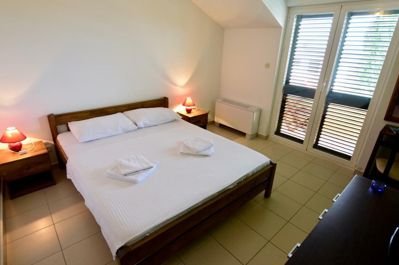Hotel Pansion Hrga Vodice Exteriér fotografie